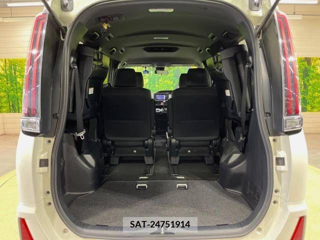 Toyota NOAH 2017-09 385015-11