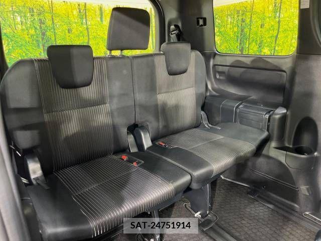 Toyota NOAH 2017-09 385015-10