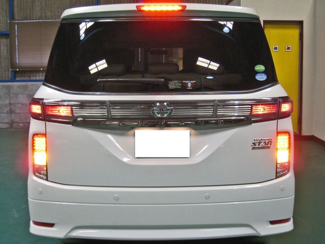 Nissan ELGRAND 2017-02 2072-8