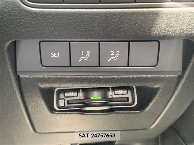 Mazda MAZDA3 2019-08 276431-6