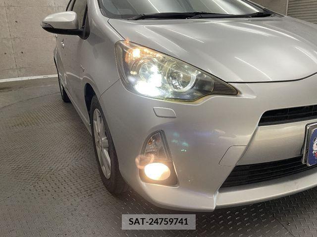 Toyota AQUA 2012-01 356211-8