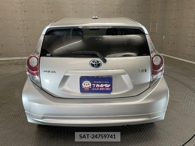 Toyota AQUA 2012-01 356211-5