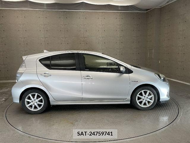 Toyota AQUA 2012-01 356211-6