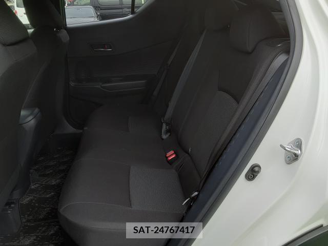 Toyota C-HR 2017-07 250456-8