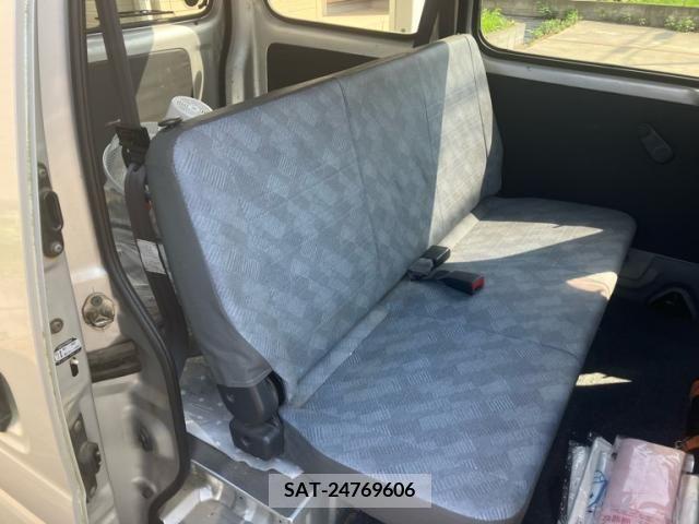 Suzuki EVERY 2001-01 390726-11