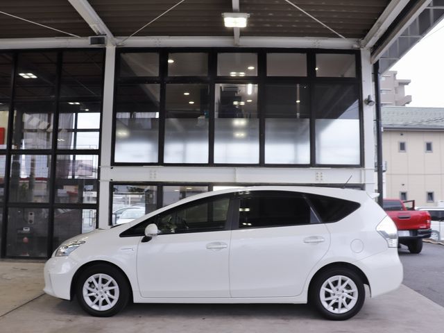 Toyota PRIUS ALPHA 2011-11 10870-2