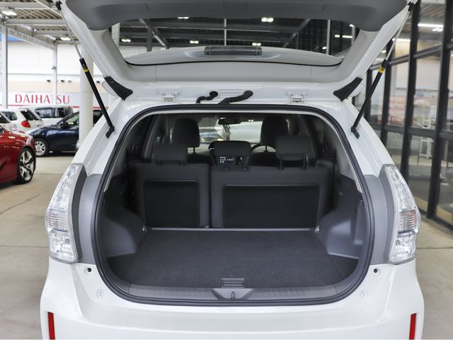 Toyota PRIUS ALPHA 2011-11 10870-6