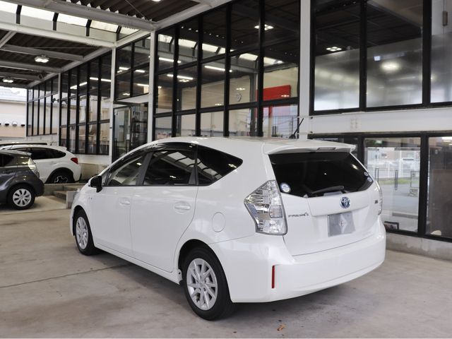Toyota PRIUS ALPHA 2011-11 10870-4