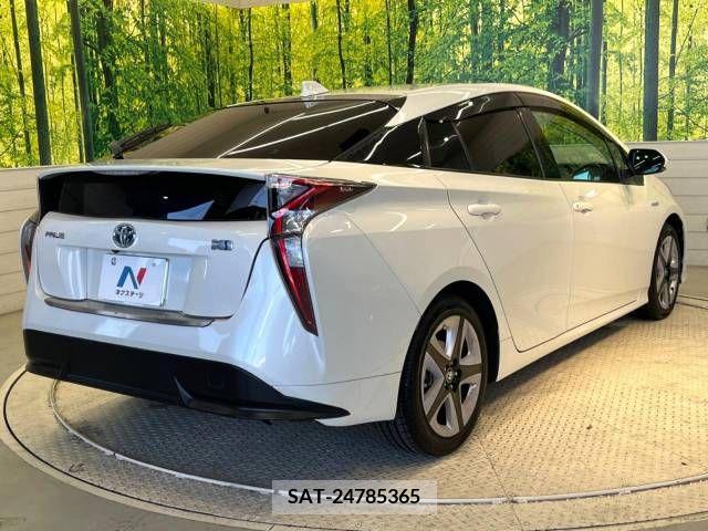 Toyota PRIUS 2016-02 228270-17