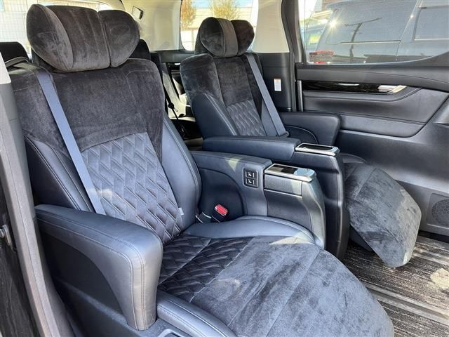 Toyota VELLFIRE 2017-06 191378-19