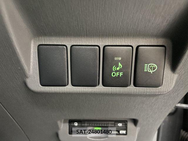 Toyota PRIUS ALPHA 2012-06 377257-20
