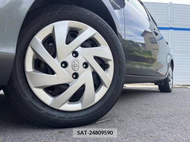 Toyota AQUA 2015-07 389347-13