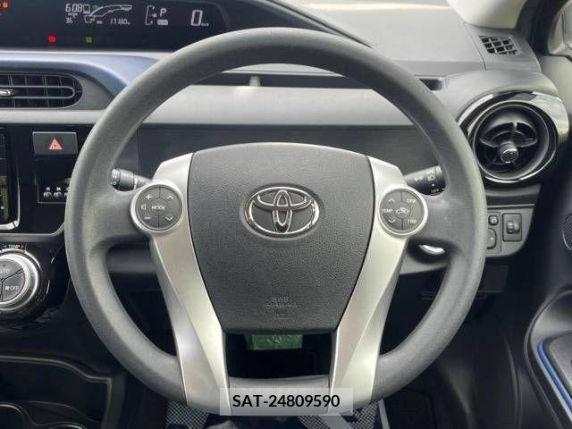 Toyota AQUA 2015-07 389347-11
