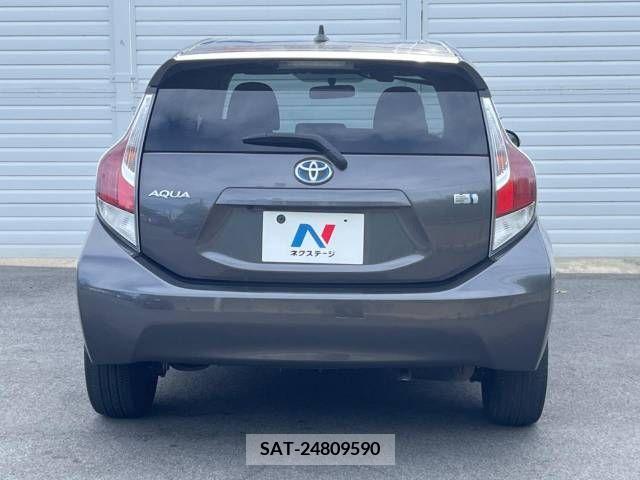 Toyota AQUA 2015-07 389347-15