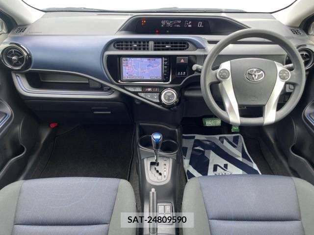 Toyota AQUA 2015-07 389347-1
