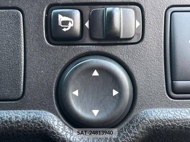 Nissan NOTE 2013-03 255409-5