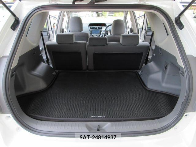 Toyota PRIUS ALPHA 2014-02 393485-7