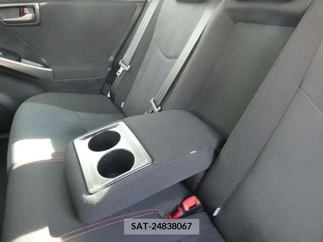 Toyota PRIUS 2013-01 393398-25
