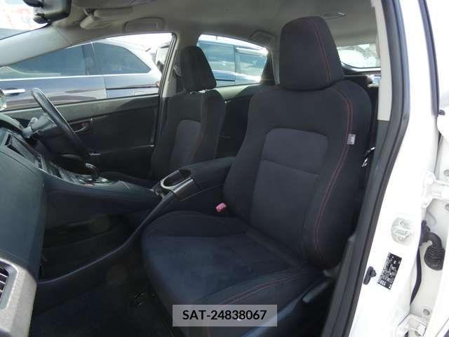 Toyota PRIUS 2013-01 393398-21