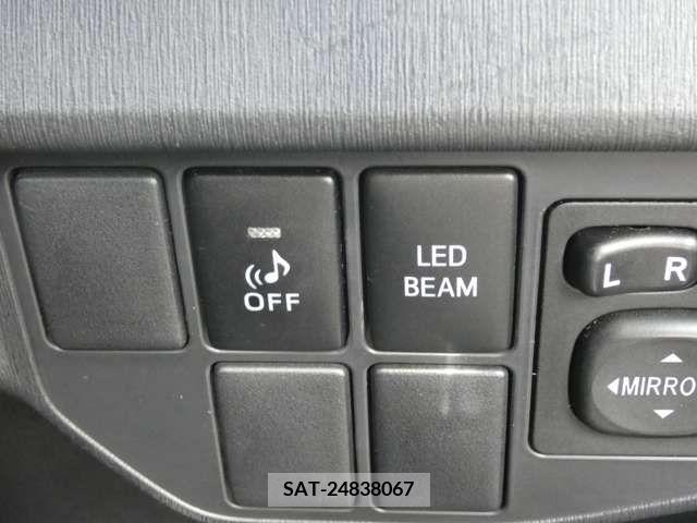 Toyota PRIUS 2013-01 393398-16