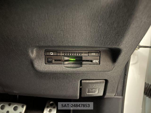 Toyota PRIUS 2013-08 240667-18