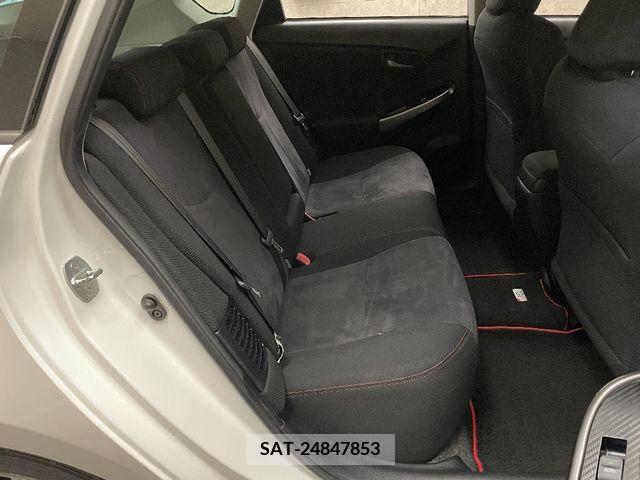 Toyota PRIUS 2013-08 240667-10