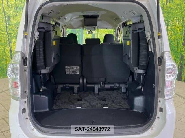 Toyota VOXY 2011-10 338027-11