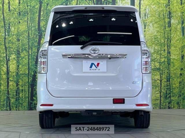 Toyota VOXY 2011-10 338027-15