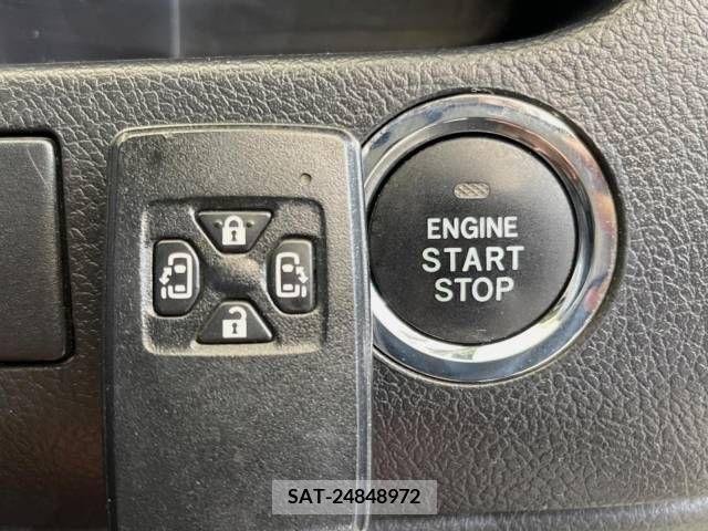 Toyota VOXY 2011-10 338027-7