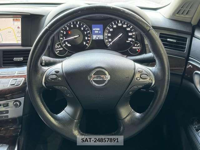 Nissan FUGA 2010-08 270657-15