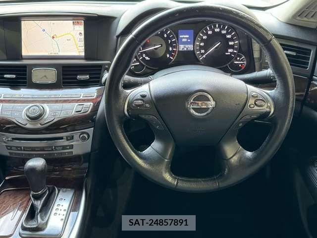 Nissan FUGA 2010-08 270657-14
