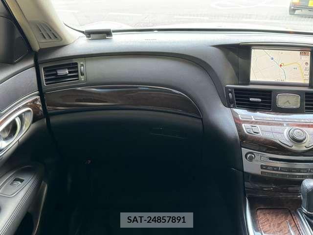 Nissan FUGA 2010-08 270657-13
