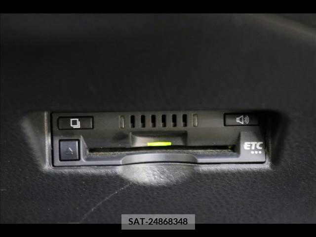 Toyota C-HR 2017-11 357856-6