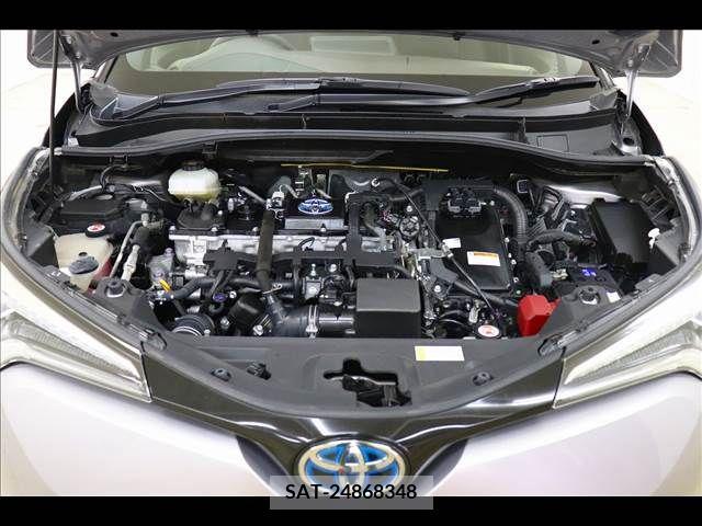 Toyota C-HR 2017-11 357856-22