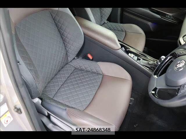 Toyota C-HR 2017-11 357856-10