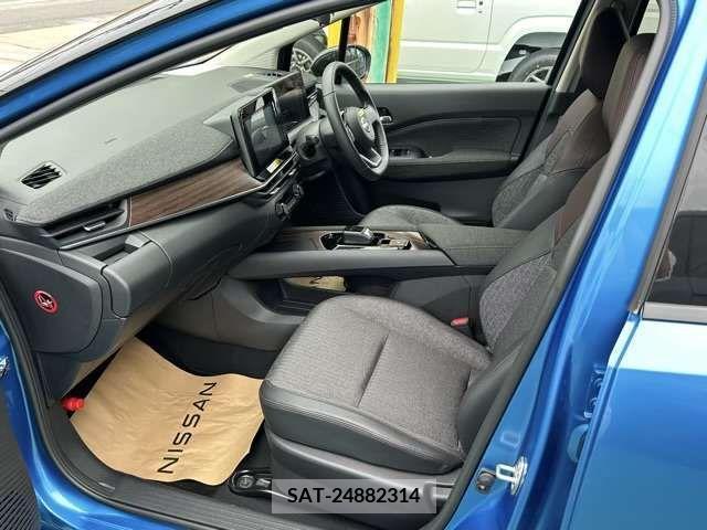 Nissan AURA 2023-04 261468-4