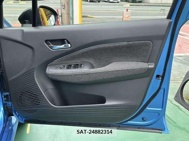 Nissan AURA 2023-04 261468-13