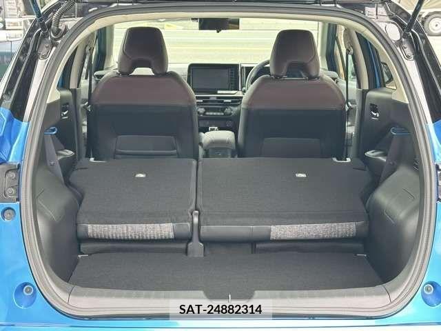 Nissan AURA 2023-04 261468-12