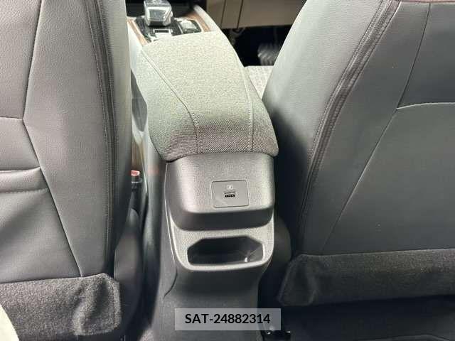 Nissan AURA 2023-04 261468-8