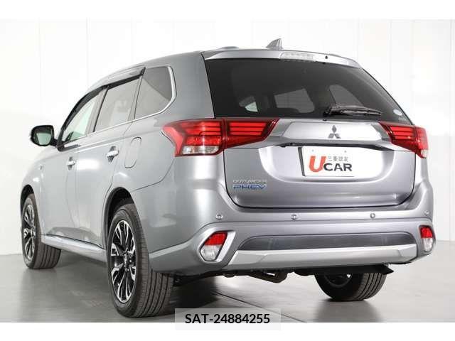 Mitsubishi OUTLANDER PHEV 2017-09 303553-18
