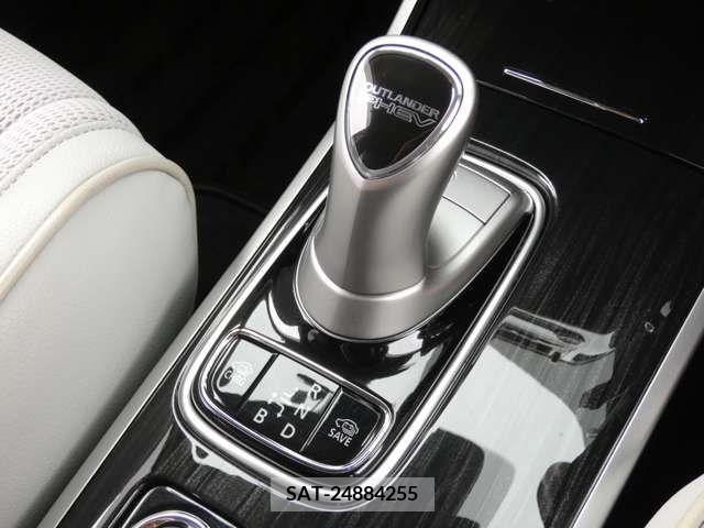 Mitsubishi OUTLANDER PHEV 2017-09 303553-12