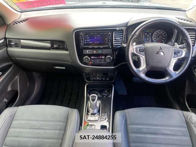 Mitsubishi OUTLANDER PHEV 2017-09 303553-3