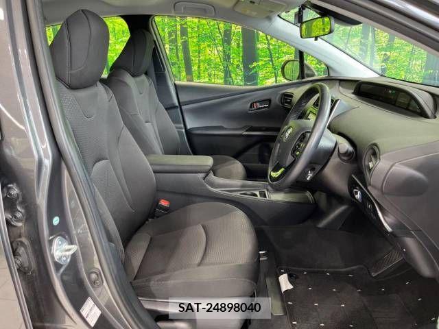 Toyota PRIUS 2019-01 366630-8