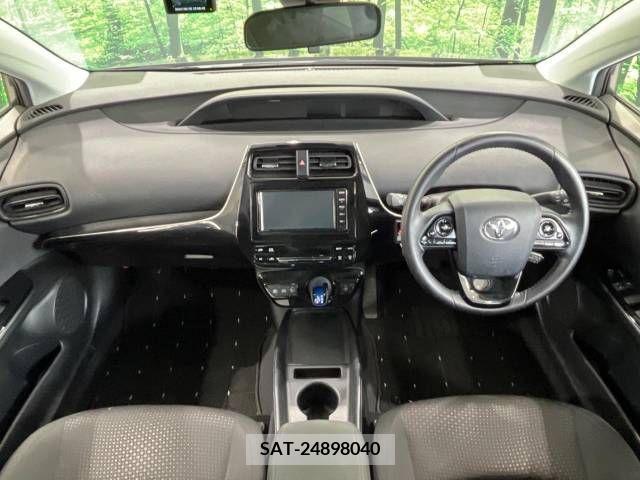 Toyota PRIUS 2019-01 366630-1