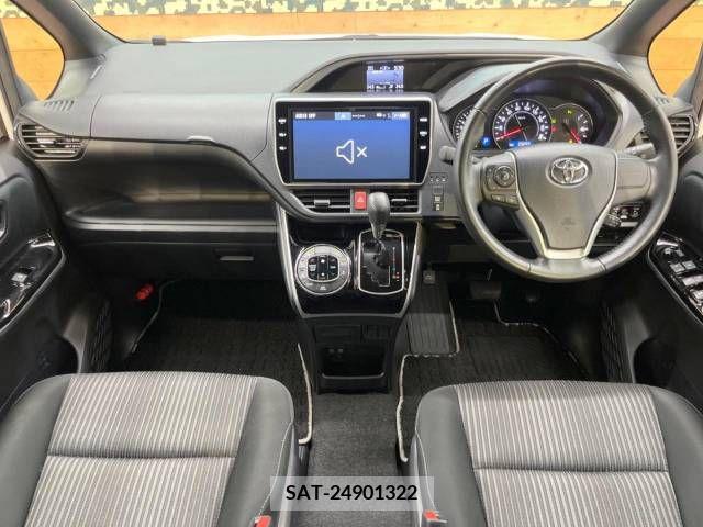 Toyota VOXY 2019-05 382026-1