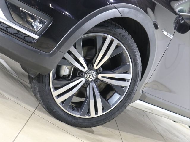 VolksWagen GOLF ALLTRACK 2018-05 26825-26