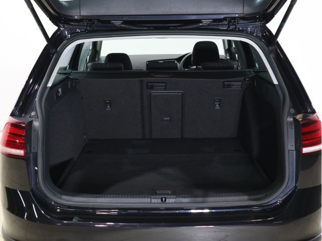 VolksWagen GOLF ALLTRACK 2018-05 26825-23