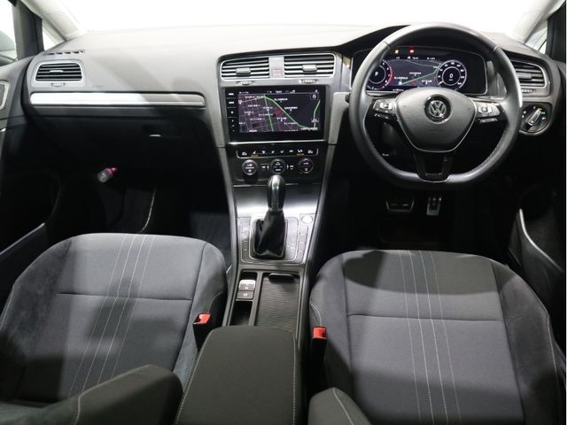 VolksWagen GOLF ALLTRACK 2018-05 26825-9