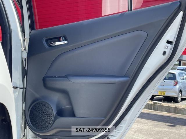 Toyota PRIUS 2017-01 322373-29