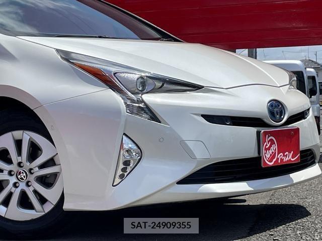 Toyota PRIUS 2017-01 322373-6